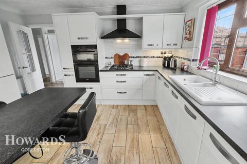 3 bedroom detached bungalow for sale, East Anglian Way, Gorleston
