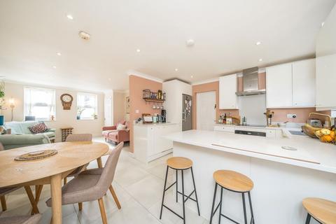 3 bedroom house to rent, Charlotte Parade, London SE23
