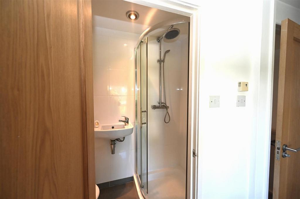 Ensuite.JPG