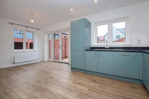 3 bedroom semi-detached house to rent, Braford Close, Milton Keynes MK8