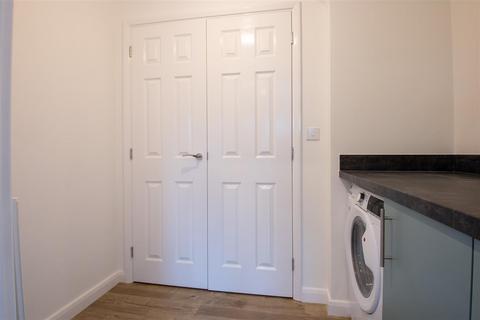 3 bedroom semi-detached house to rent, Braford Close, Milton Keynes MK8