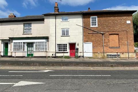 2 bedroom terraced house to rent, Walton Street, Aylesbury