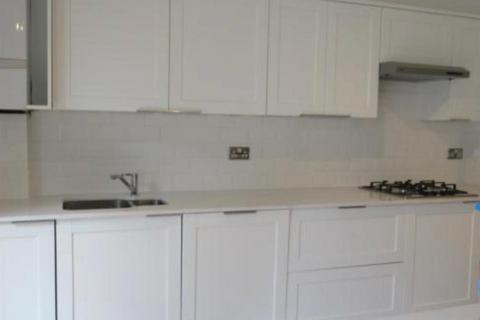 6 bedroom house to rent, Tobin Close, London