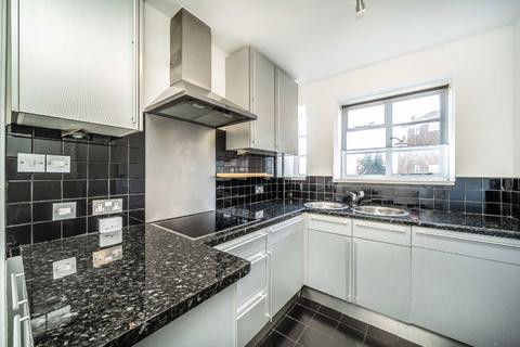 undefined, Courtlands, Richmond TW10