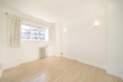 undefined, Courtlands, Richmond TW10