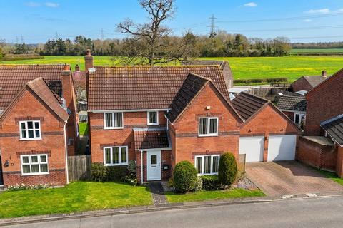 4 bedroom detached house for sale, Potters Crescent, Great Moulton, Norwich