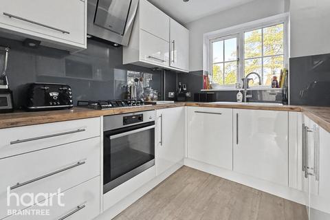 4 bedroom semi-detached house for sale, Great Notley Avenue, Braintree