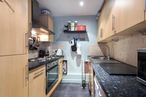 2 bedroom flat to rent, Sunnyhill Road, London SW16