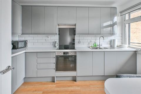 2 bedroom apartment for sale, Warley Mount, Warley, Brentwood