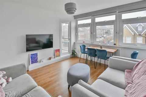 2 bedroom apartment for sale, Warley Mount, Warley, Brentwood