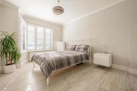 undefined, London Road, Rayleigh SS6