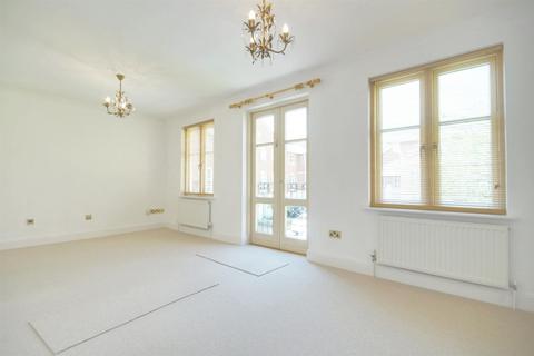 undefined, Chelsea Square GL50 3RG