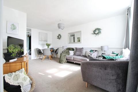4 bedroom link detached house for sale, Deansfield, Cricklade, SN6