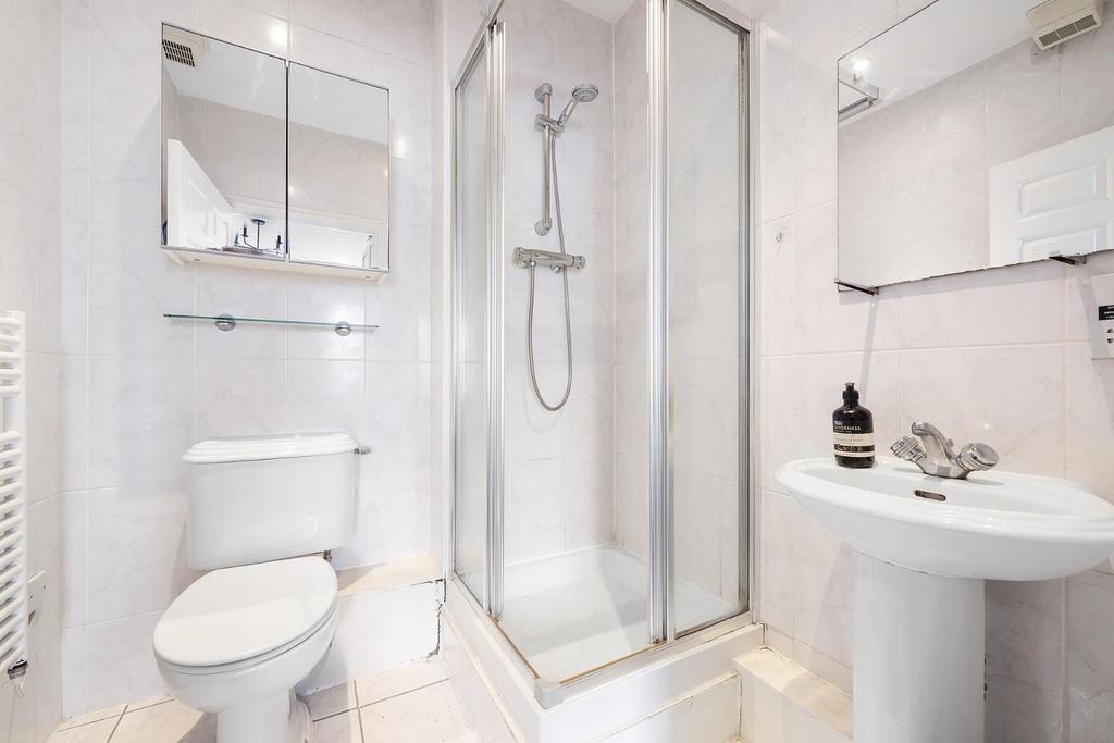 Ensuite.JPG
