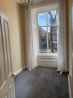 2 bedroom apartment to rent, Buckingham Terrace, Glasgow G12