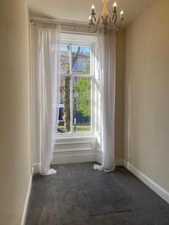 2 bedroom apartment to rent, Buckingham Terrace, Glasgow G12