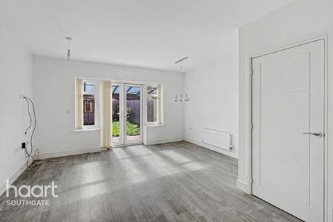 4 bedroom terraced house for sale, Archer Way, Enfield