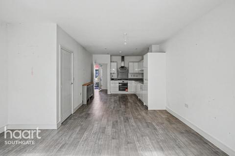 4 bedroom terraced house for sale, Archer Way, Enfield