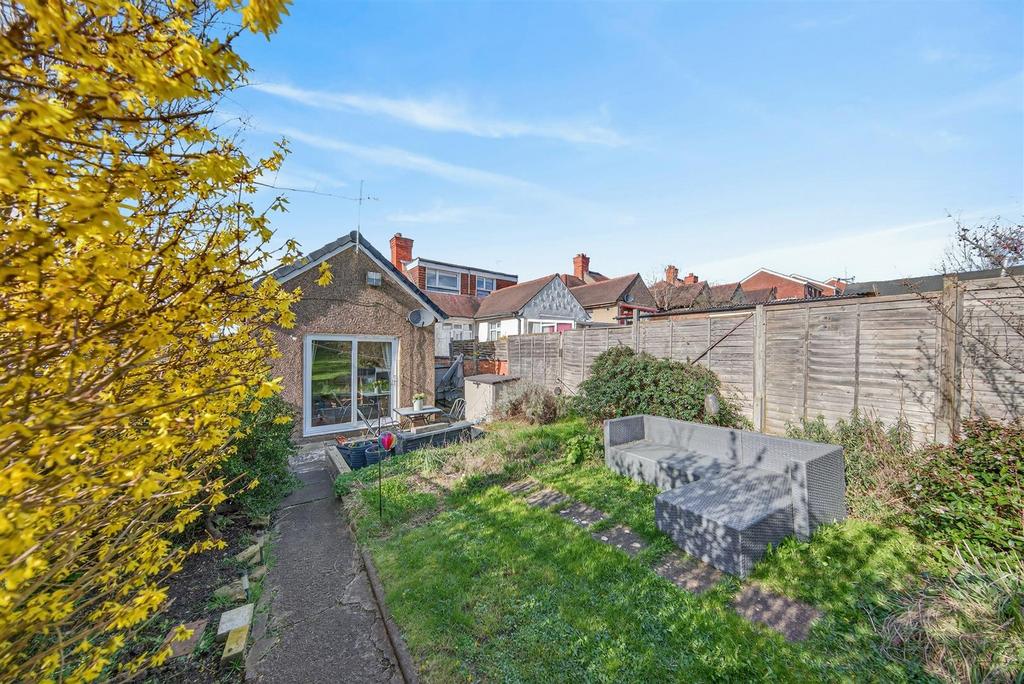 156 Ruskin Rd Web05.jpg