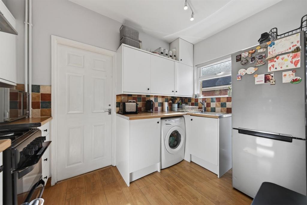 156 Ruskin Rd Web17.jpg