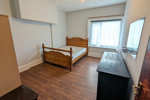 1 bedroom in a house share to rent, Harlesden Road, Willesden, London NW10