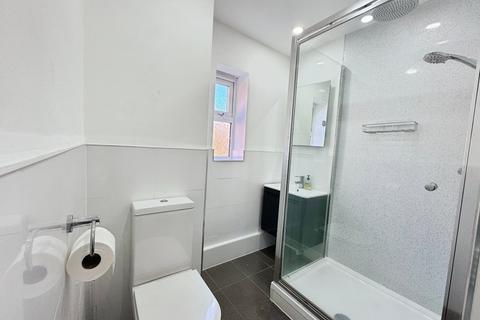 2 bedroom flat to rent, New Copper Moss, Altrincham, Greater Manchester, WA15
