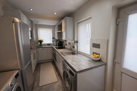 3 bedroom end of terrace house to rent, Saxon Terrace, Widnes, WA8