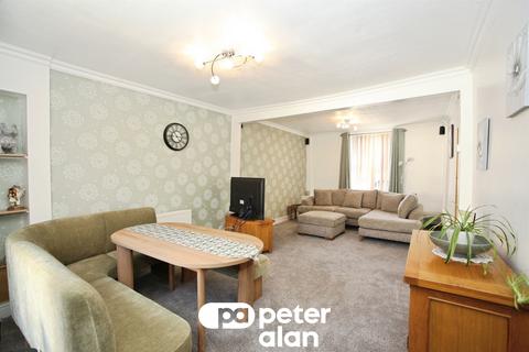 3 bedroom terraced house for sale, High Street, Cross Keys, Newport