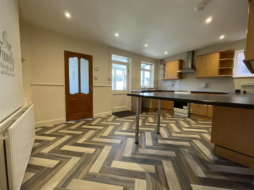 Dining kitchen