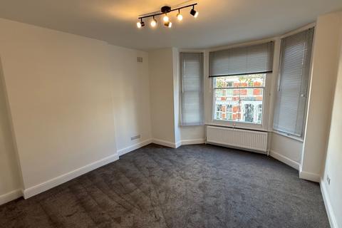 3 bedroom flat to rent, Harlesden Gardens, Harlesden, NW10