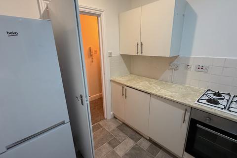 3 bedroom flat to rent, Harlesden Gardens, Harlesden, NW10