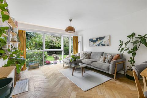 undefined, Parkleys, Richmond TW10