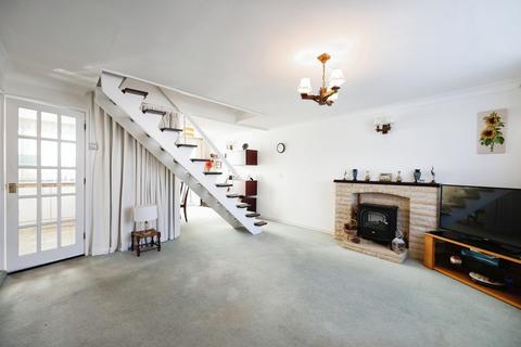4 bedroom semi-detached house for sale, Richmond Close, Hayling Island, Hampshire, PO11