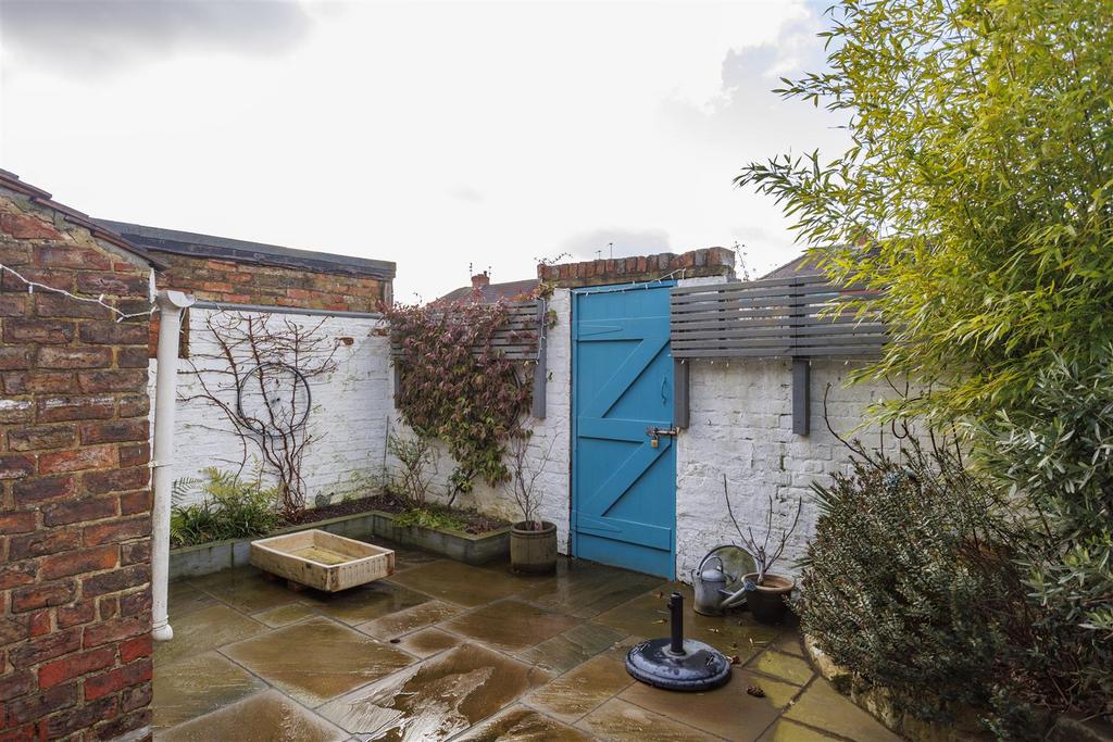 68 Wiggington Road  14.jpg
