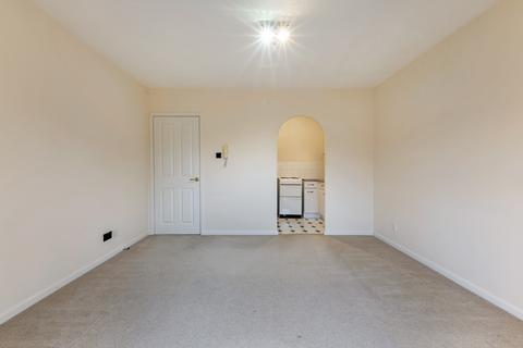 undefined, Robin Court, Harpenden, AL5