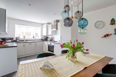 4 bedroom semi-detached house for sale, Pennington Way, Nottingham NG15