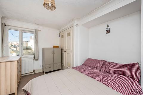 1 bedroom flat for sale, Kings Road, Cumberland Court, BN1