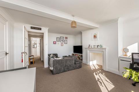 1 bedroom flat for sale, Kings Road, Cumberland Court, BN1