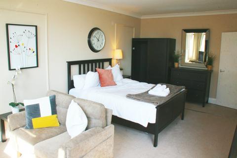 Studio to rent, Romney Court, Haverstock Hill, London, NW3
