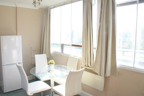 Studio to rent, Romney Court, Haverstock Hill, London, NW3