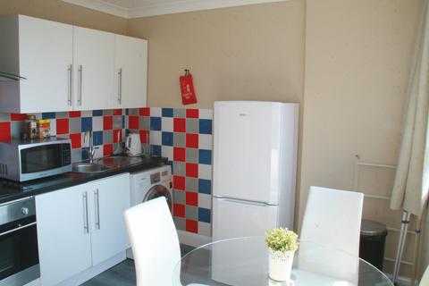 Studio to rent, Romney Court, Haverstock Hill, London, NW3