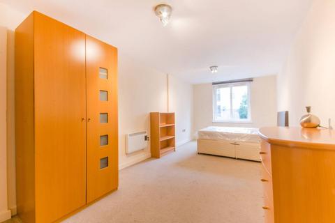 2 bedroom flat to rent, Yeoman Street, Canada Water, London, SE8