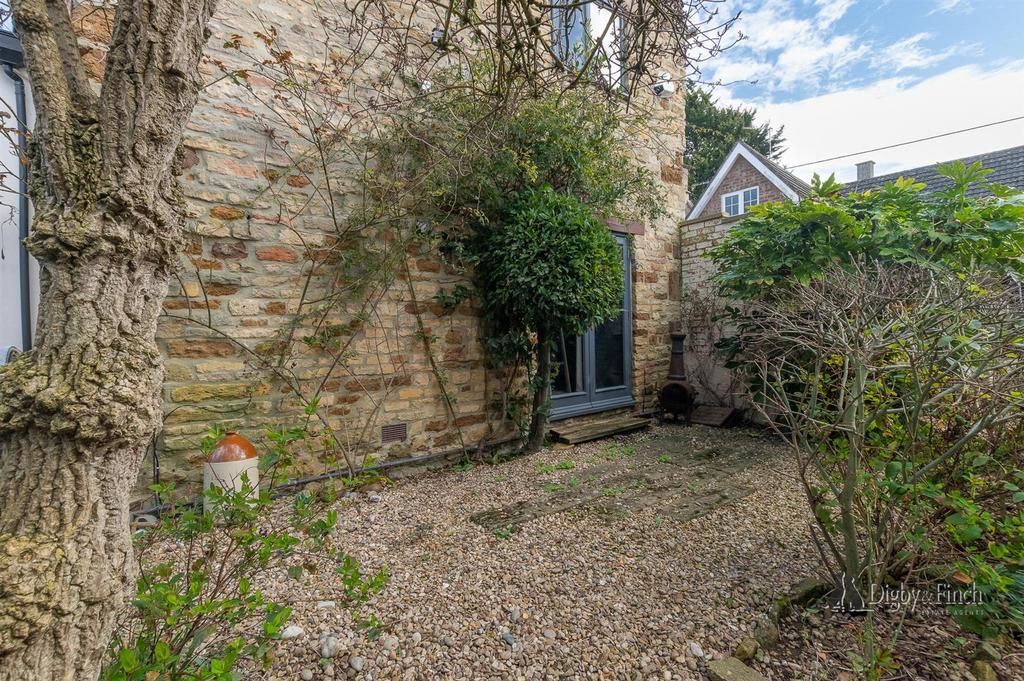 9 Kirby Lane-04.jpg