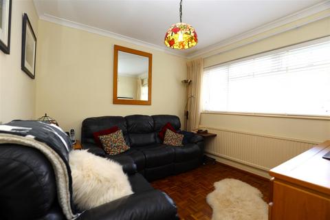 undefined, Elms Park, Miskin, Pontyclun