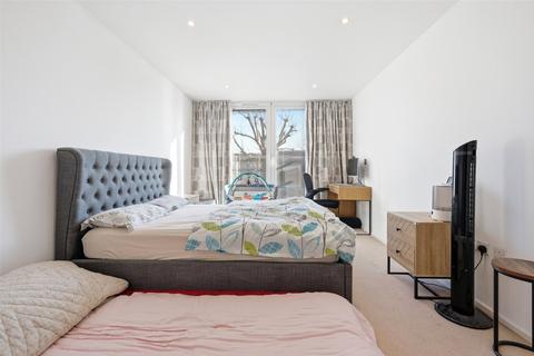 2 bedroom apartment to rent, Western Gateway, London E16