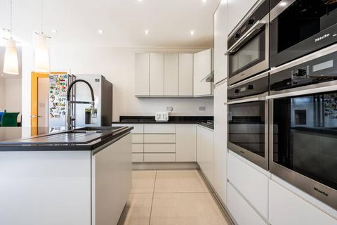5 bedroom detached house for sale, Hollington Crescent, New Malden, KT3