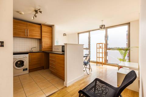 2 bedroom flat for sale, Umberston Street, Aldgate, London, E1