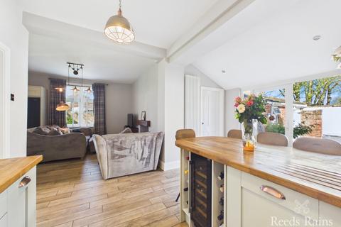 3 bedroom semi-detached house for sale, Church Lane, Hull HU11