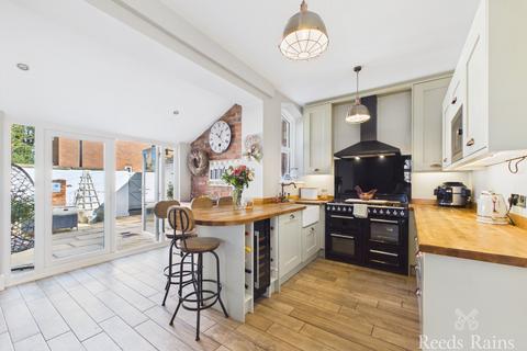 3 bedroom semi-detached house for sale, Church Lane, Hull HU11