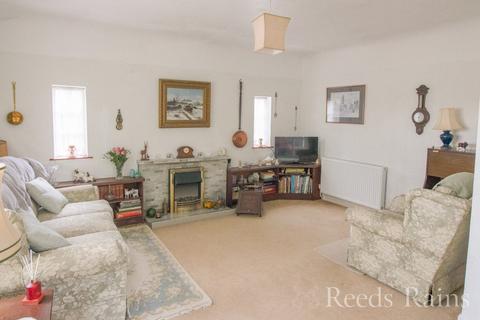 3 bedroom bungalow for sale, Hooton Road, Ellesmere Port CH66